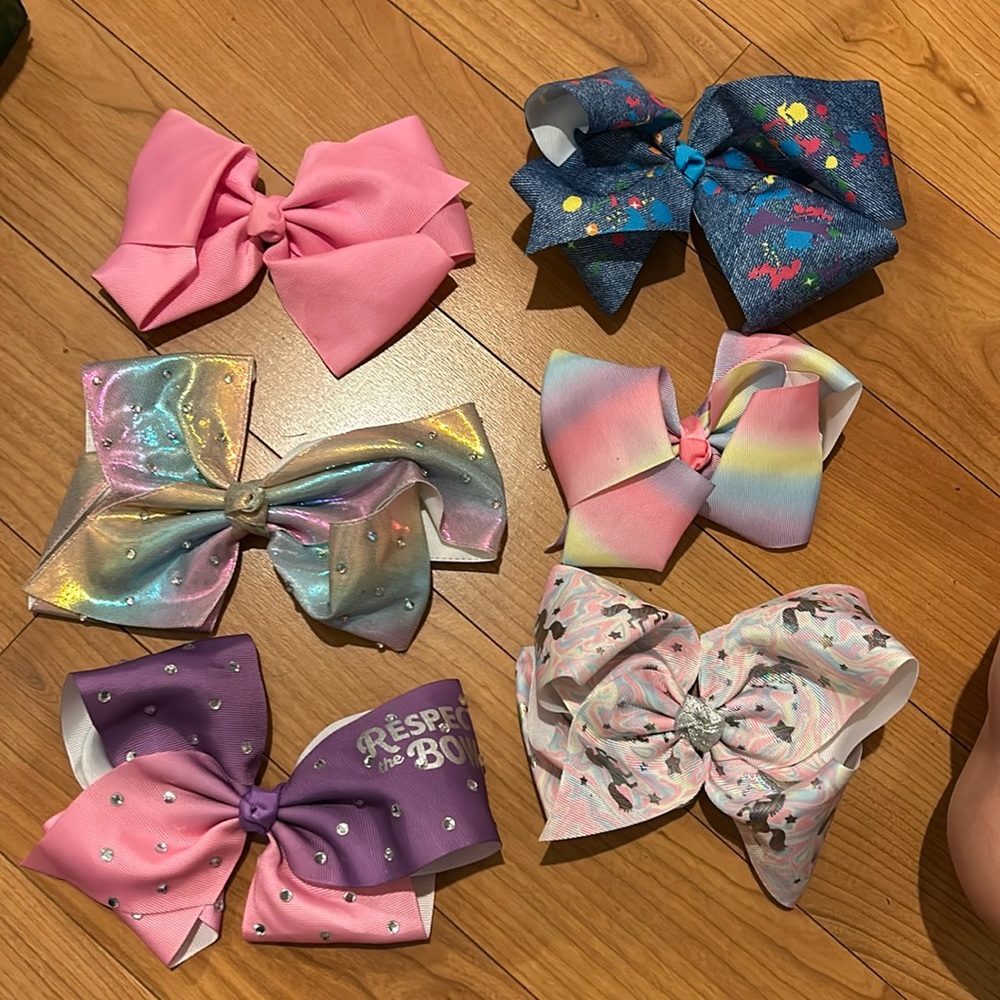 six large bows patterns and pastel colors
